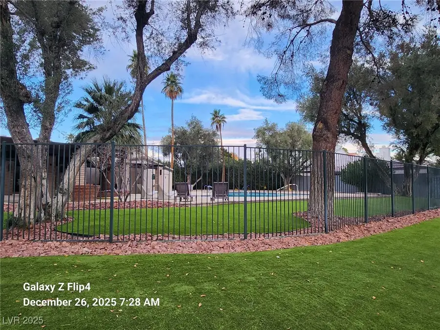 1018 Bel Air Circle, Las Vegas, NV 89109 - Image #2