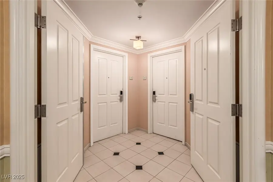 135 E Harmon Avenue #915, Las Vegas, NV 89109 - Image #2