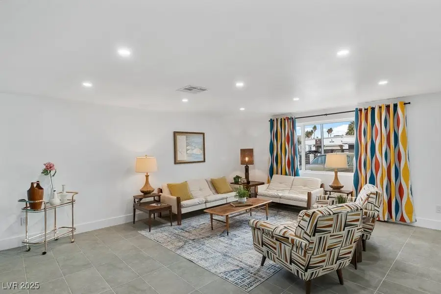 3333 Seminole Circle, Las Vegas, NV 89169 - #3