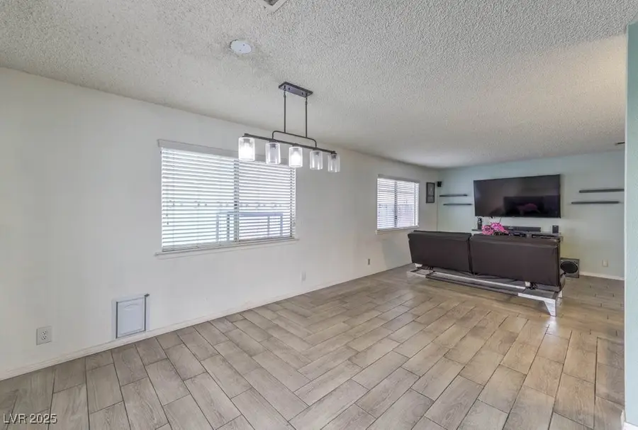 581 Carleton Drive, Henderson, NV 89014 - Image #2