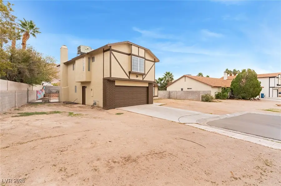 992 Majestic Falls Lane, Las Vegas, NV 89110 - Image #2