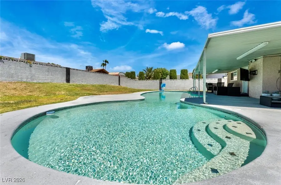 328 Antelope Way, Las Vegas, NV 89145 - Image #2