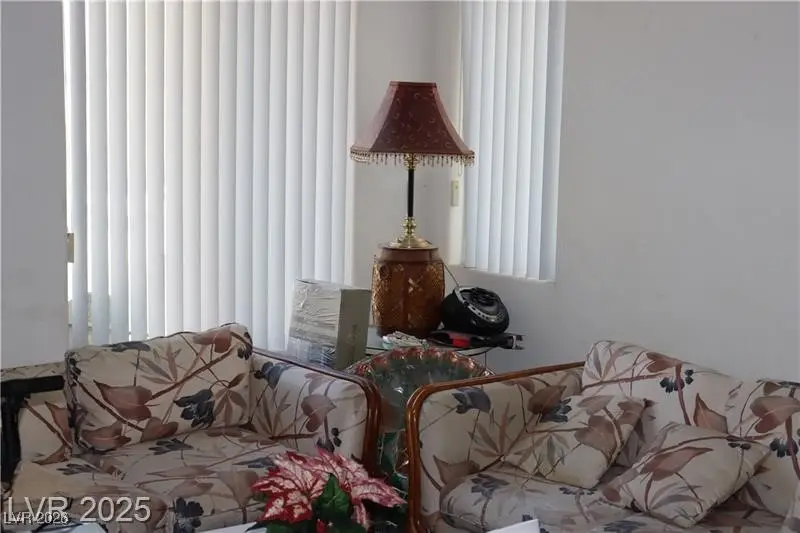 2096 Sandy Lane, Las Vegas, NV 89115 - Image #3