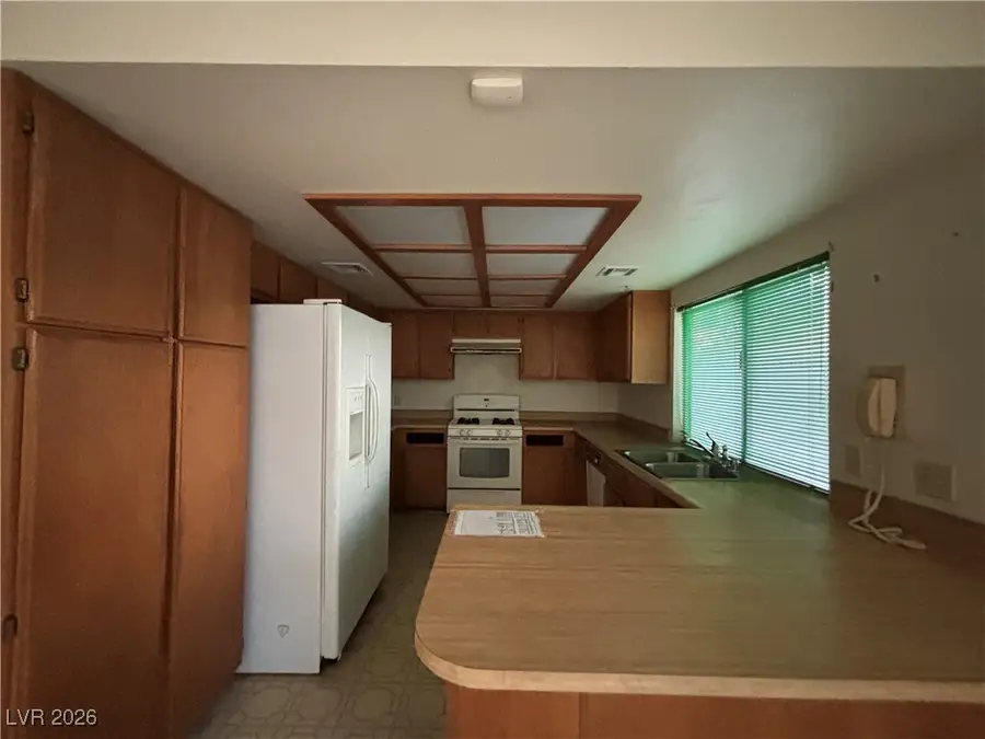 812 Arrowhead Trail, Henderson, NV 89002 - Image #2