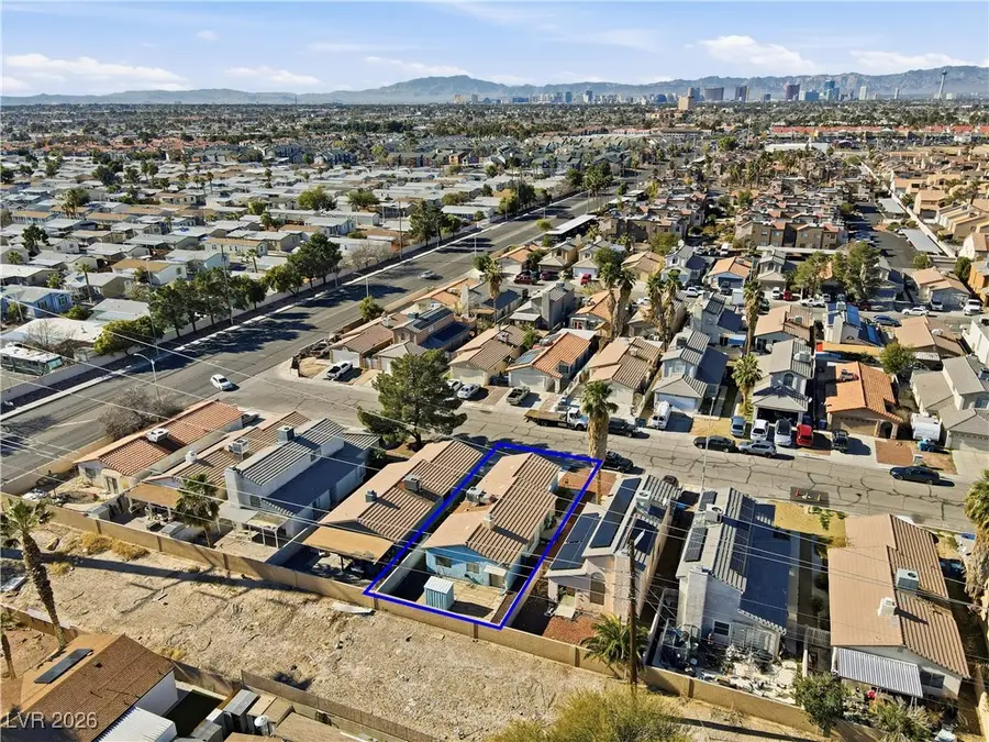 2870 Sandyfalls Way, Las Vegas, NV 89142 - Image #2