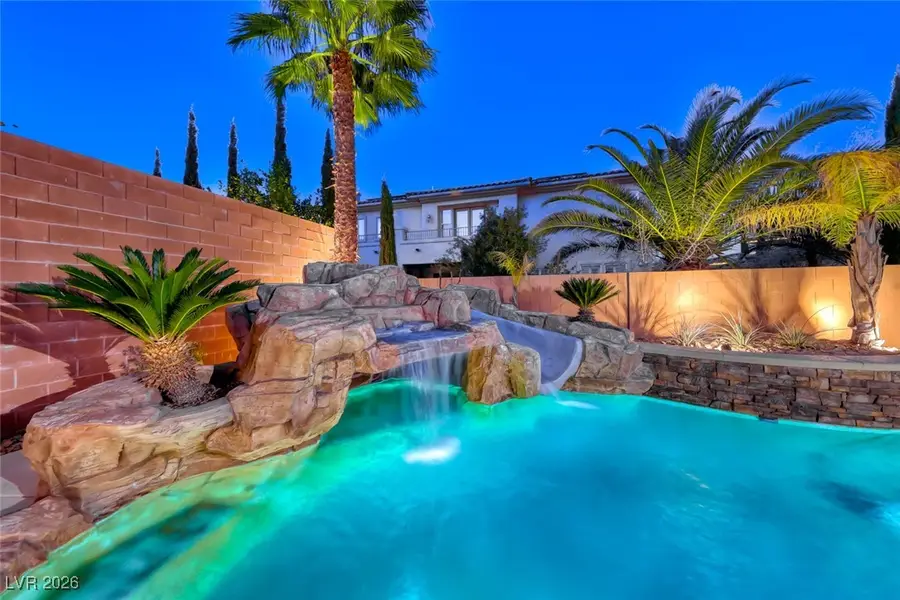 11536 White Cliffs Avenue, Las Vegas, NV 89138 - Image #2