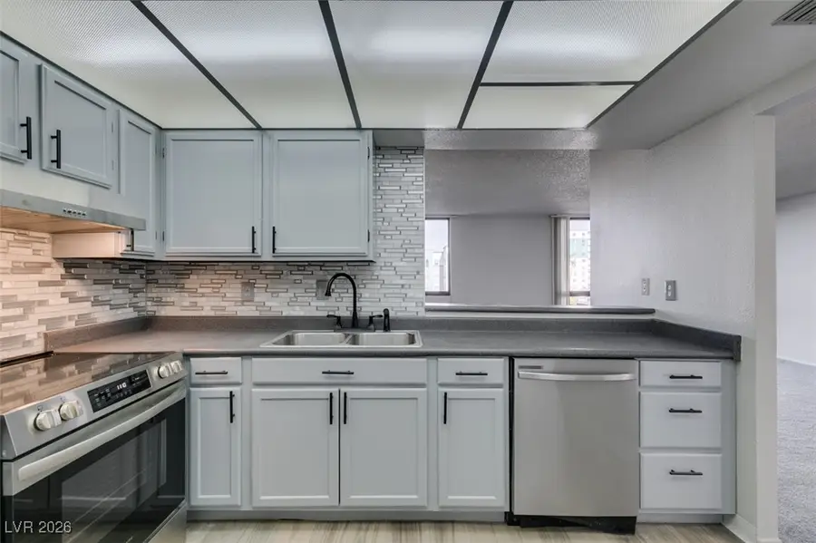 3930 University Center Drive #301, Las Vegas, NV 89119 - #2