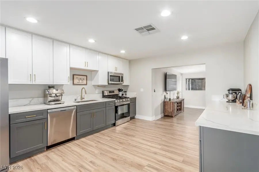 242 Fullerton Avenue, Henderson, NV 89015 - Image #2