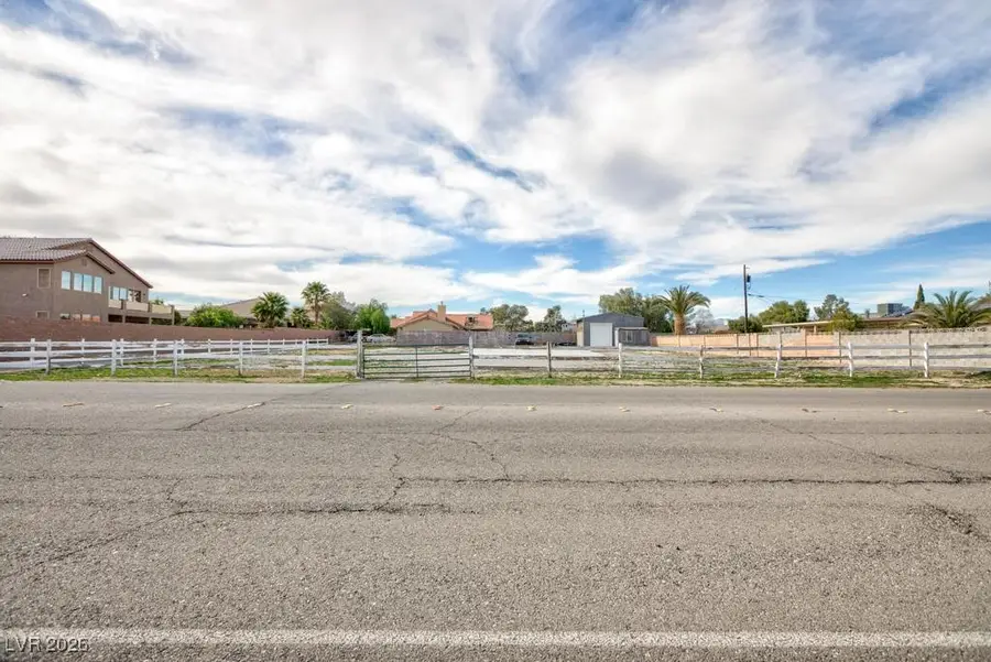 S Rodgers St, Las Vegas, NV 89139 - #2