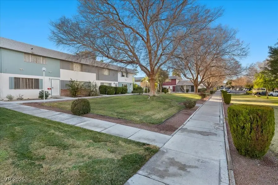 103 Greenbriar Townhouse Way, Las Vegas, NV 89121 - Image #2