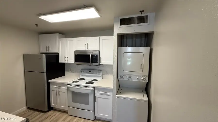 1381 E University Avenue #311, Las Vegas, NV 89119 - Image #2