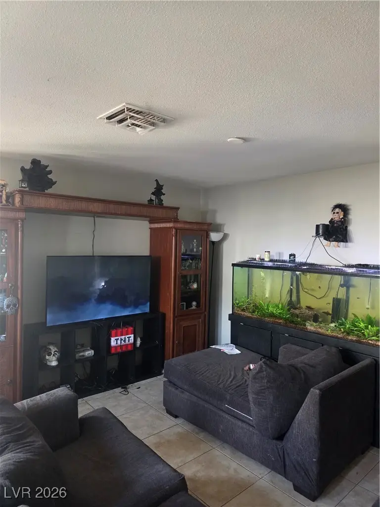 7009 Mountain Meadow Lane, Las Vegas, NV 89147 - Image #3