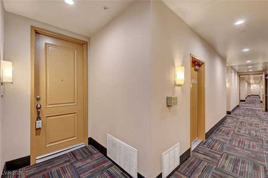 31 E Agate Avenue #302, Las Vegas, NV 89123 - #3