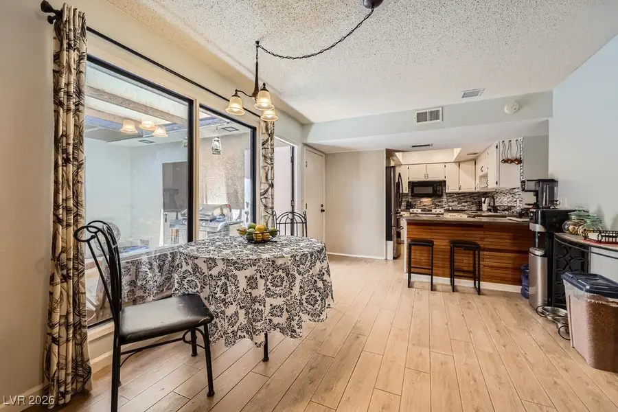 2748 Heritage Circle, Las Vegas, NV 89121 - Image #3