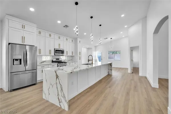 8233 Valley Stream Avenue, Las Vegas, NV 89131