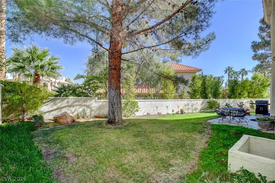 2136 Lookout Point Circle, Las Vegas, NV 89117 - Image #2