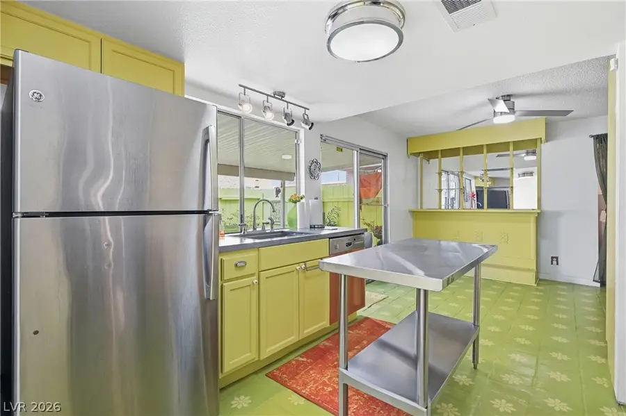 1400 Hialeah Drive #B, Las Vegas, NV 89119 - #2