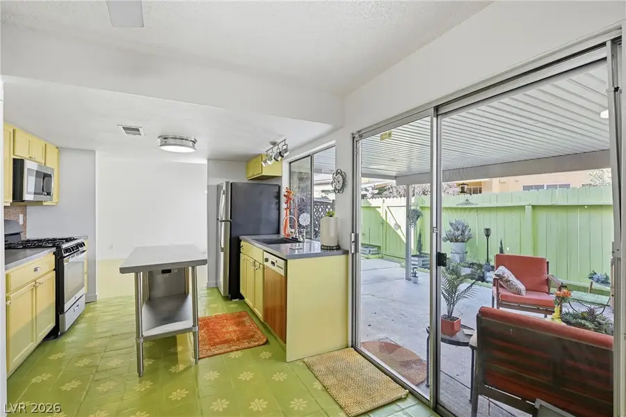 1400 Hialeah Drive #B, Las Vegas, NV 89119 - #3