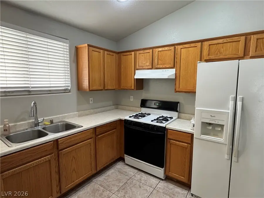 9077 Iron Crow Avenue, Las Vegas, NV 89147 - #3