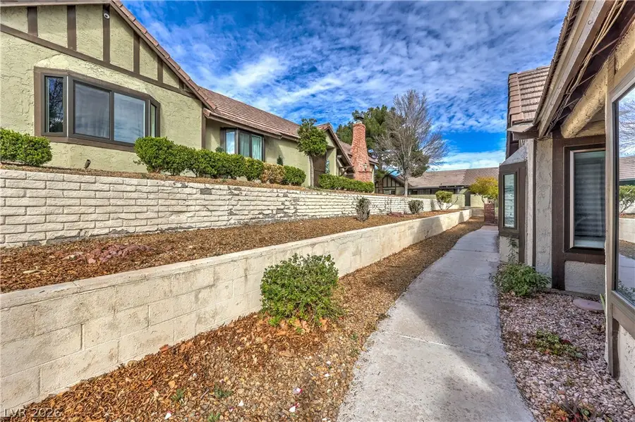 3953 Landsdown Place, Las Vegas, NV 89121 - #3