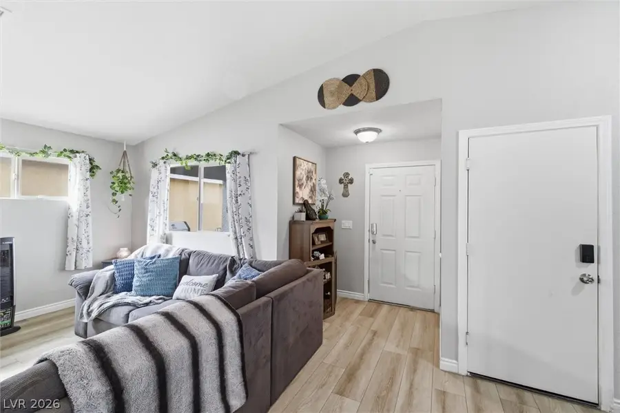 1323 W Bartlett Avenue, Las Vegas, NV 89106 - #3