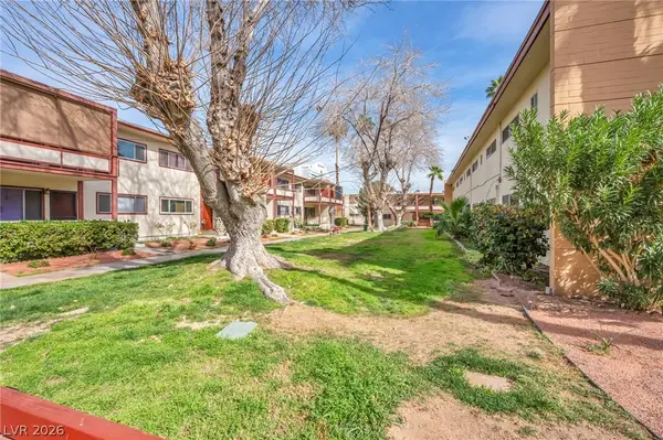 350 E Desert Inn Road #105, Las Vegas, NV 89109