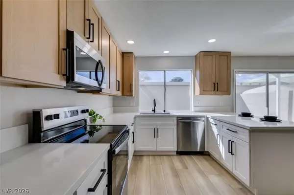 225 Greenbriar Townhouse Way, Las Vegas, NV 89121