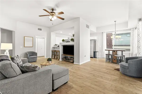 43 E Agate Avenue #209, Las Vegas, NV 89123