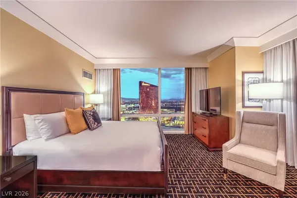 2000 Fashion Show Drive #3807, Las Vegas, NV 89109