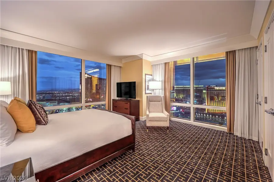 2000 Fashion Show Drive #3807, Las Vegas, NV 89109 - #3