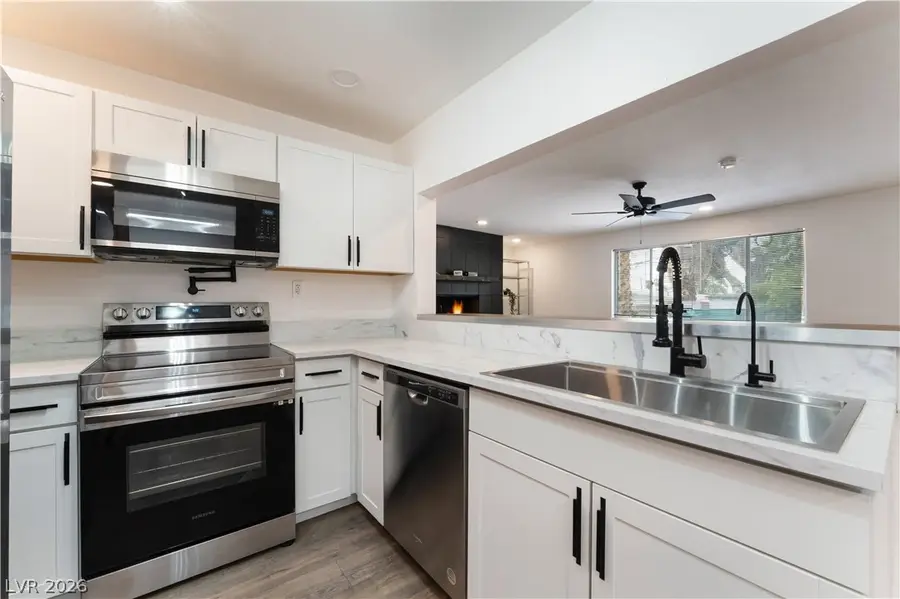 1408 E Carson Avenue, Las Vegas, NV 89101 - #2