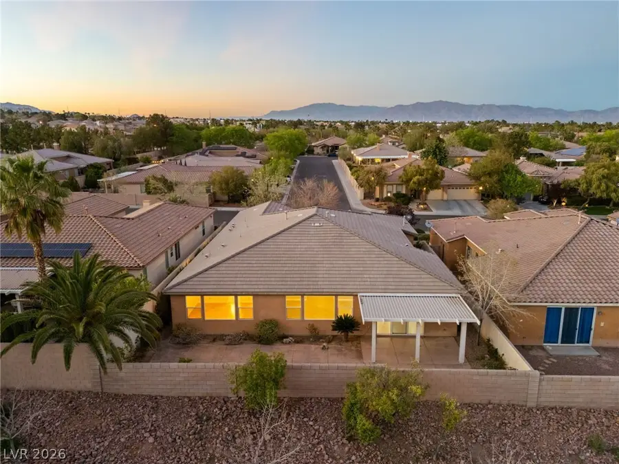 8135 Merlewood Avenue, Las Vegas, NV 89117 - #2