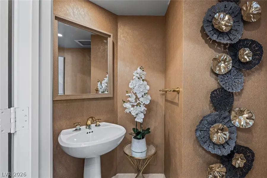 2877 Paradise Road #504, Las Vegas, NV 89109 - #3