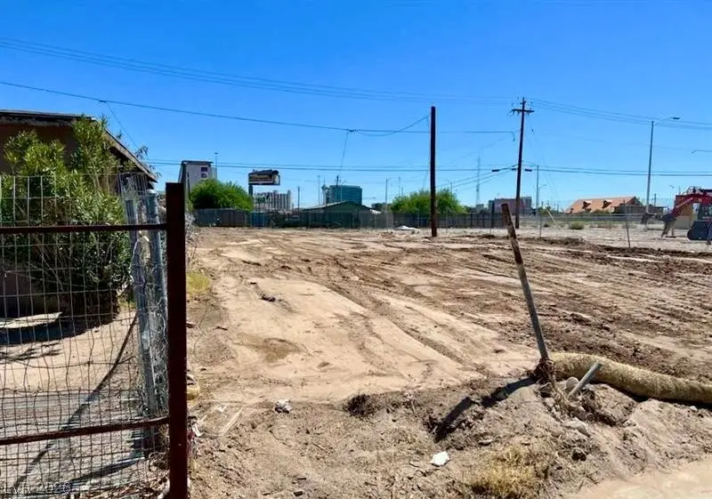 217 Madison Avenue, Las Vegas, NV 89106 - #3