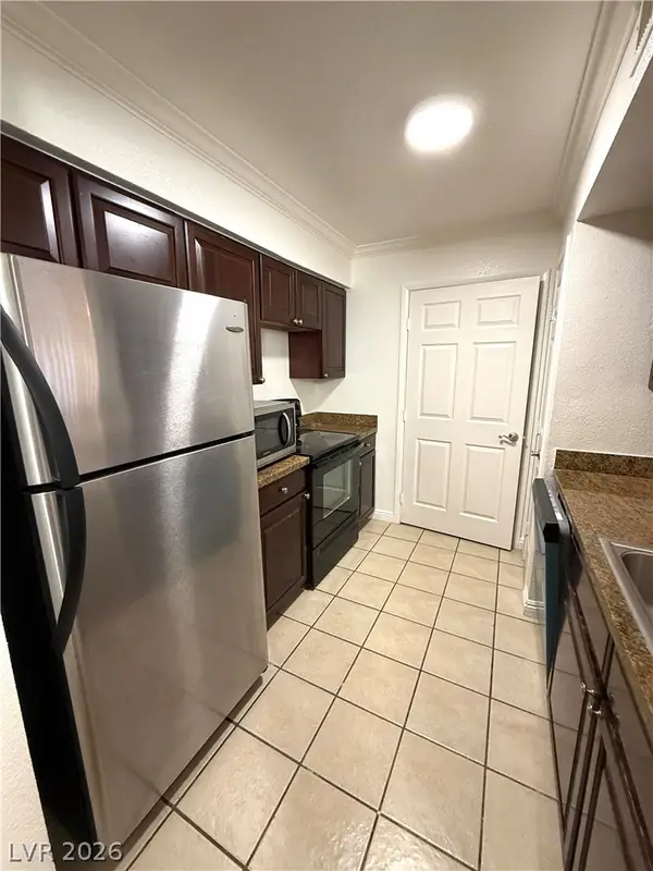8101 W Flamingo Road #1002, Las Vegas, NV 89147