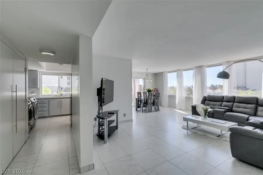 205 E Harmon Avenue #511, Las Vegas, NV 89169 - #2