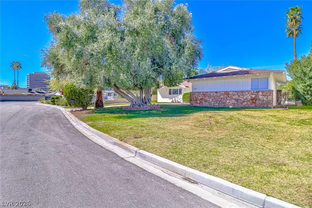 1605 Bryn Mawr Avenue, Las Vegas, NV 89102 - #1