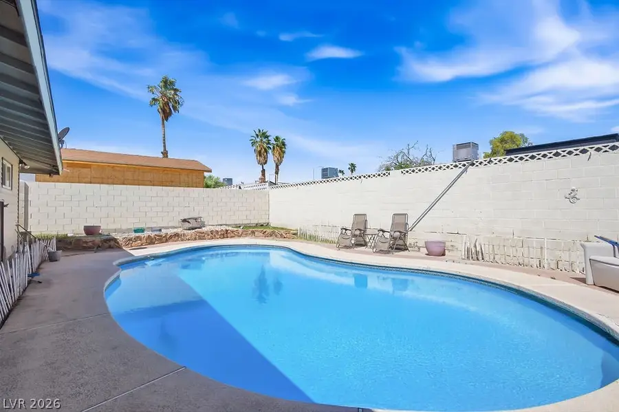 4092 E Harmon Avenue, Las Vegas, NV 89121 - #2