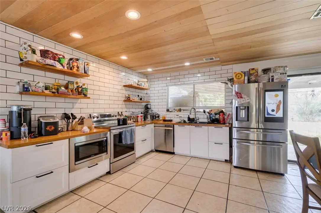 1709 Shadow Mountain Place, Las Vegas, NV 89108 - #1