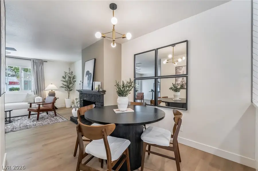 421 Greenbriar Townhouse Way, Las Vegas, NV 89121 - #2