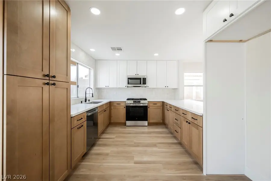 9516 Fox Forest Avenue, Las Vegas, NV 89129 - #3