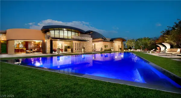 55 Skybird Court, Las Vegas, NV 89135