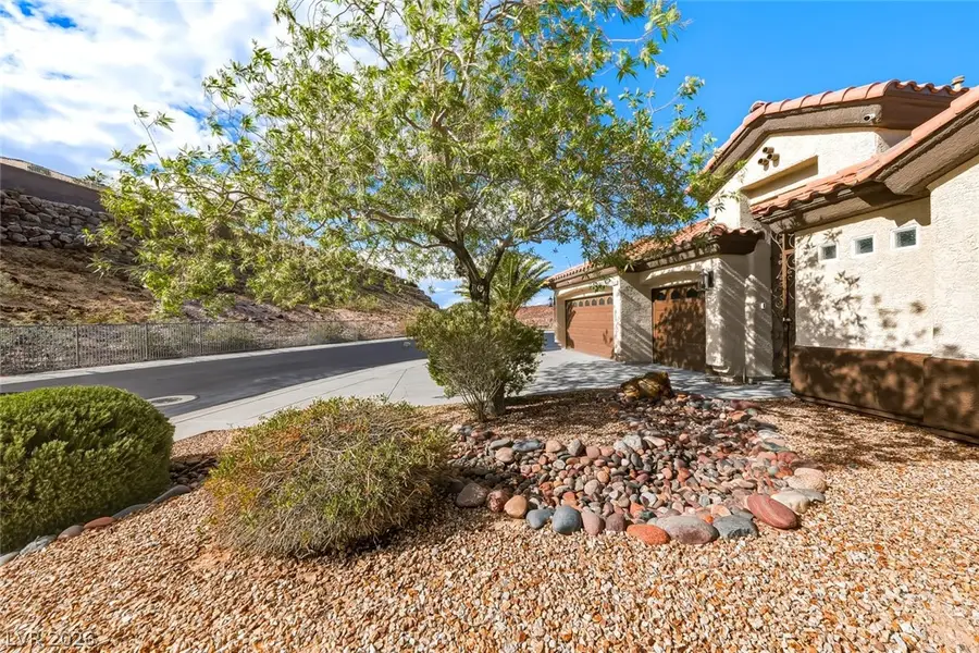 2260 Dogwood Ranch Avenue, Henderson, NV 89052 - #2