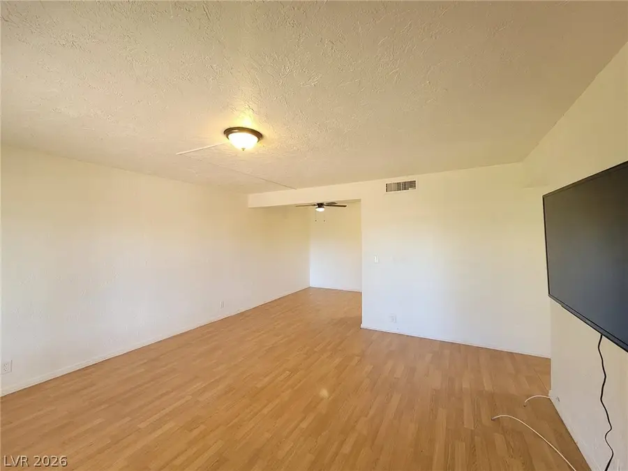 585 S Royal Crest Circle #7, Las Vegas, NV 89169 - #3