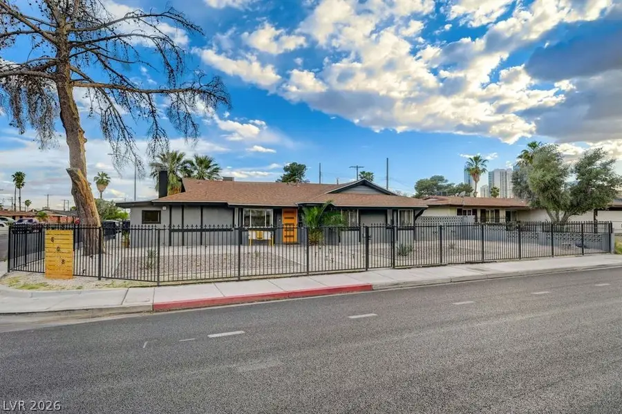 808 E Saint Louis Avenue, Las Vegas, NV 89104 - #2