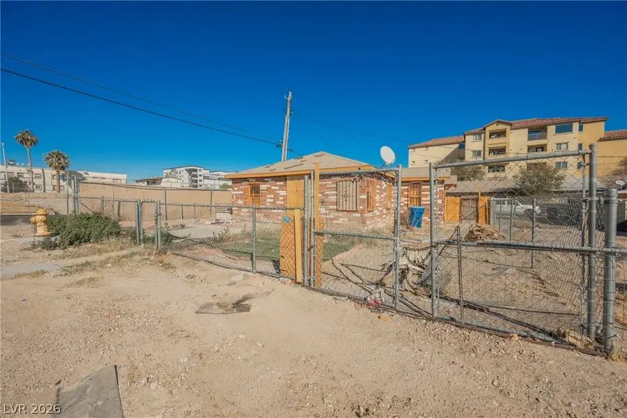1220 E Ogden Avenue, Las Vegas, NV 89101 - #2