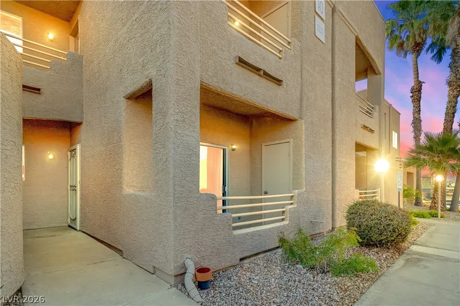 2232 Aspen Mirror Way #102, Laughlin, NV 89029 - #2