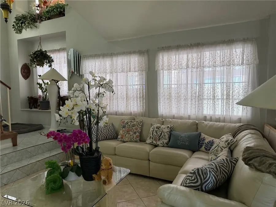 3074 Spokane Drive, Las Vegas, NV 89121 - #3