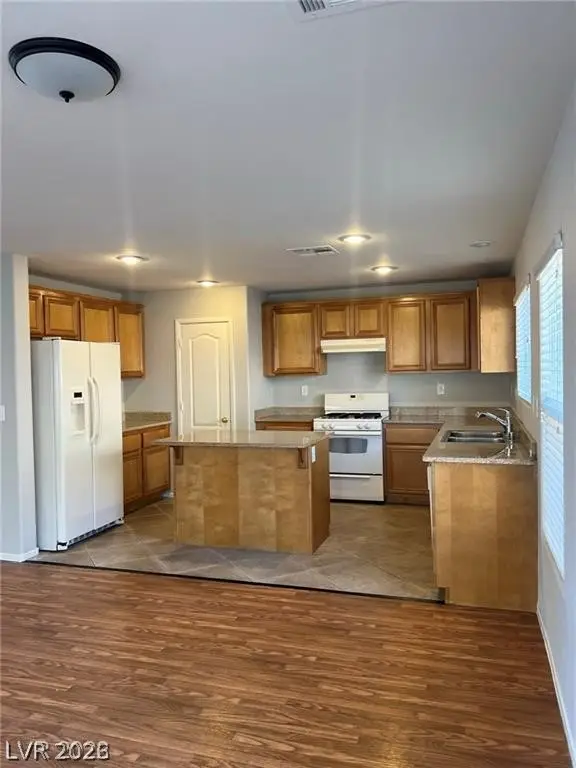 7320 Camden Pine Avenue, Las Vegas, NV 89129 - #3