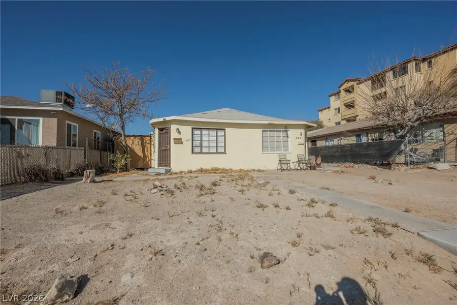 203 N 13th Street, Las Vegas, NV 89101 - #3